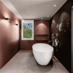 Wohntrends 2025 und 2026: von warmen Erdtönen zu kräftigen Farben und natürlichen Materialien